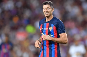 再见莱万！续约遭拒绝！巴萨豪横，1亿求购意甲mvp，造梦幻三叉戟