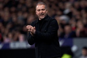 三冠王悬了？巴萨豪赌夏窗：8000万中场遭清洗，弗里克瞄准顶级神锋！