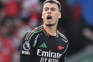 阿尔特塔在安菲尔德平局后愤怒批评球队表现，拒绝详细解释中场调整