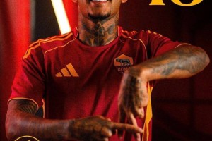 韦斯利：希望在罗马夺欧联杯&amp;晋级欧冠，我能适应四后卫和三后卫